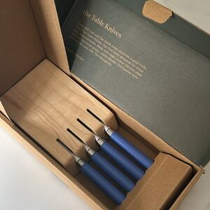 Material Kitchen - the Table Knives